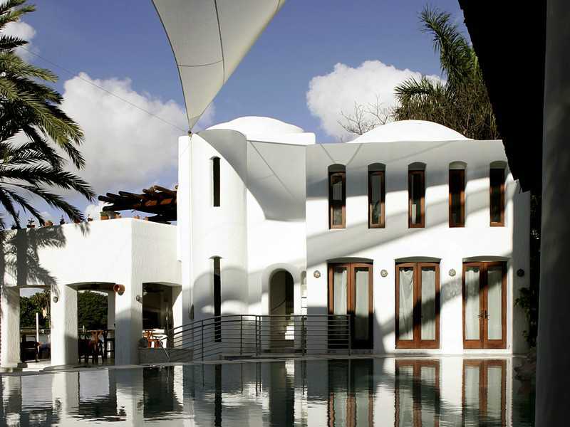 Today's Real Estate Rundown shows Miami Beach love of art and architecture fw.to/QkyHcta https://t.co/rDWbPl0RNv