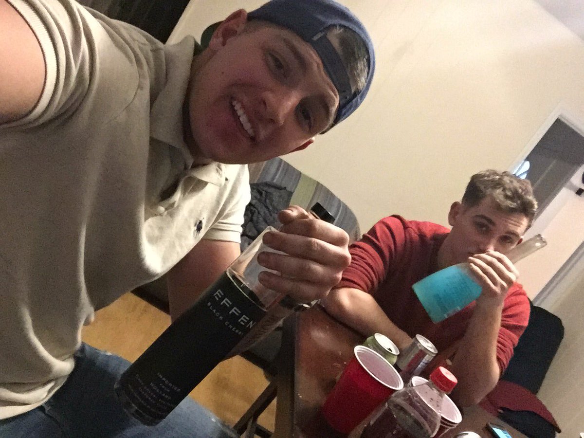 cam_wallace_37's tweet photo. EFFEN  "A" MATE https://t.co/9NUEbheKB6