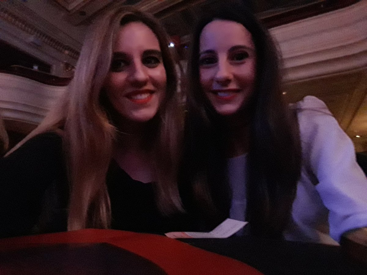 paulaJimenezHz's tweet photo. Anoche en #lachocitadeloro viendo al lujurioso de @JuanDavilaActor con @Juditt_8 https://t.co/vBWIQMb9T0