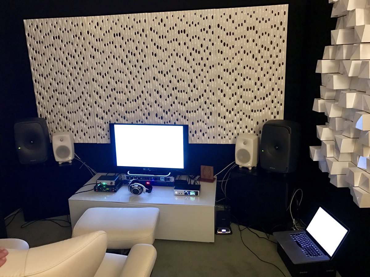 ferrocinque's tweet photo. #MidiWare e #Acusticarte con #Genelec #Artnovion #RME #Rupertnevedesigns #Mutec e #Teknosign a Roma Hi-Fidelity https://t.co/u4ECxKU26I