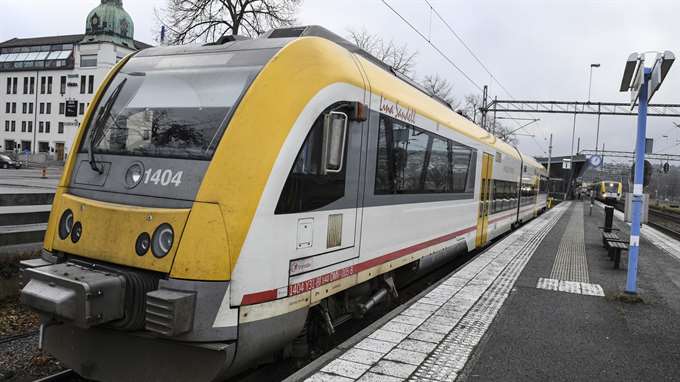 Expressen's tweet image. Lokförare glömde parkeringsbromsen – skador för sju miljoner kronor. 
expressen.se/kvallsposten/l…