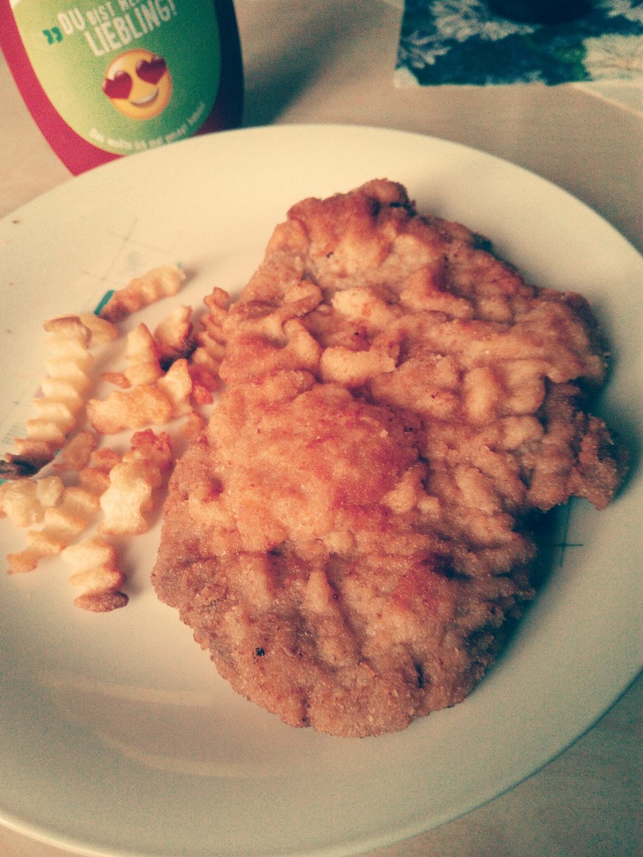 Creppercrafting's tweet photo. @Chaosflo44 Heute gibts Schnitzel😁 https://t.co/RRAQEy6p4M