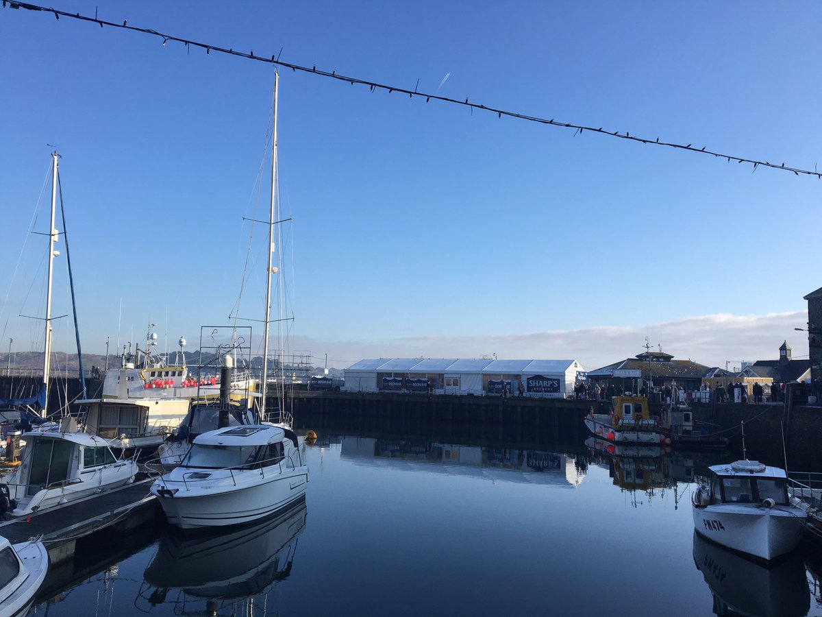 clairedurks's tweet photo. Cruising into Padstow Christmas Festival #PCF2016 head for #sharpssecretbar @sharpsbrewery #food #beer https://t.co/NLBYdWfGaY