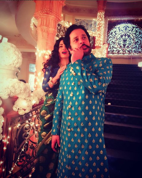 Lucky on Twitter: "Off-Screen #Tejvi funny moments #Ishqbaaaz #Ishqbaaz  https://t.co/R8AMmuir83" / Twitter