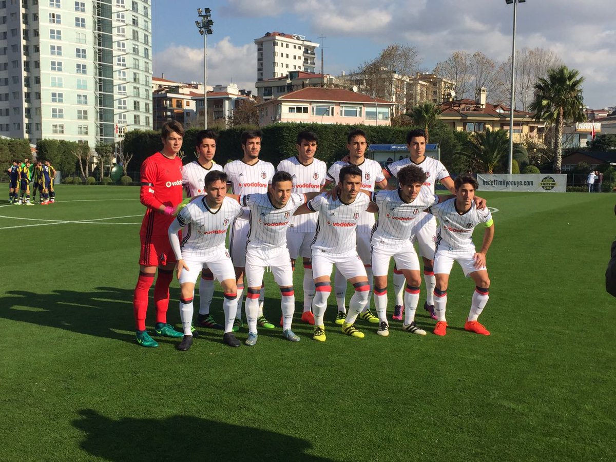 Besiktas's tweet photo. Fenerbahçe'yi deplasmanda 3-1 yenen U-21 Takımımızı tebrik ederiz!
#GeleceğinKartalları
#Beşiktaş https://t.co/5vrpYLXZF1