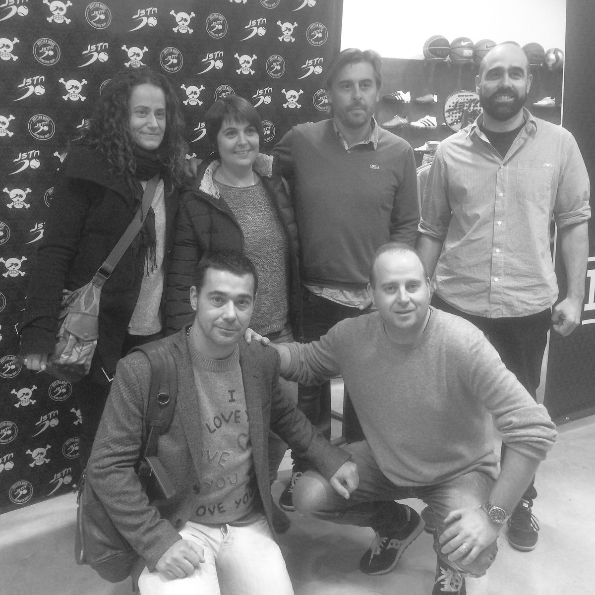 padel20's tweet photo. Este és el equipo humano que hay detrás de una gran marca como @Justtenpadel
Gran trabajo el vuestro 👏👏
#TextilJstn #NewCollection https://t.co/p7E6SvrXBs