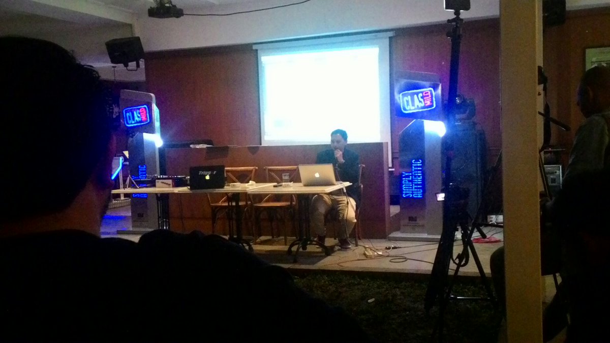 Proper_Live's tweet image. Coaching clinic with @DTXdnb at backyard #BEEMS2016