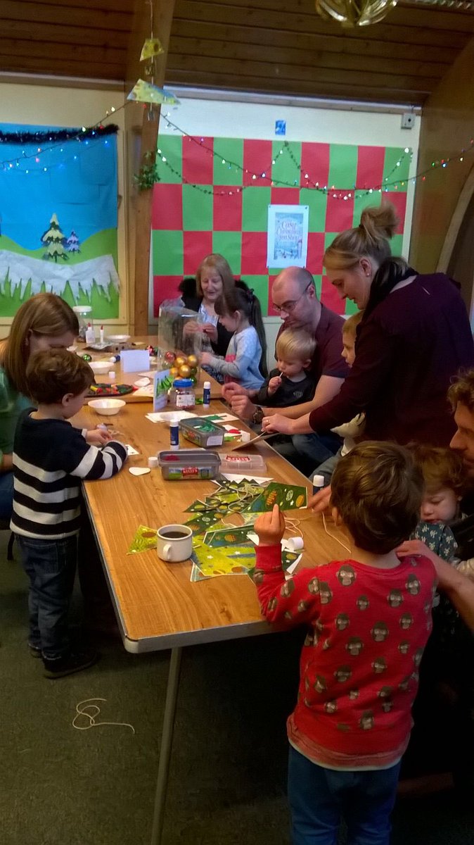 Scoobyx3's tweet photo. Making #Christmas decs #WhickhamLibrary this morning @GatesheadLibs https://t.co/fVpYrb6lNy