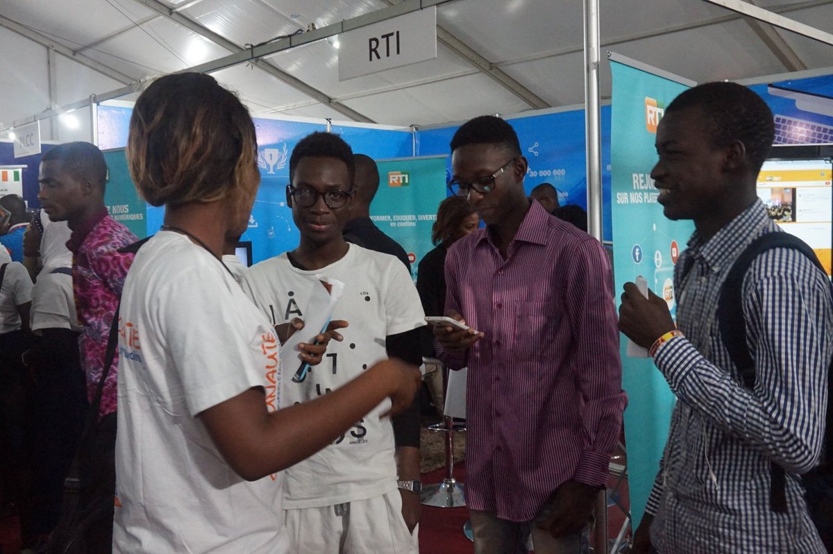 comfrogansci's tweet photo. Instant partage sur la technologie Frogans avec les visiteurs de l'Africa Web Festival 2016
 #awf2016
#frogans 
@frogans @frogans_fr https://t.co/Ie36WRir6k
