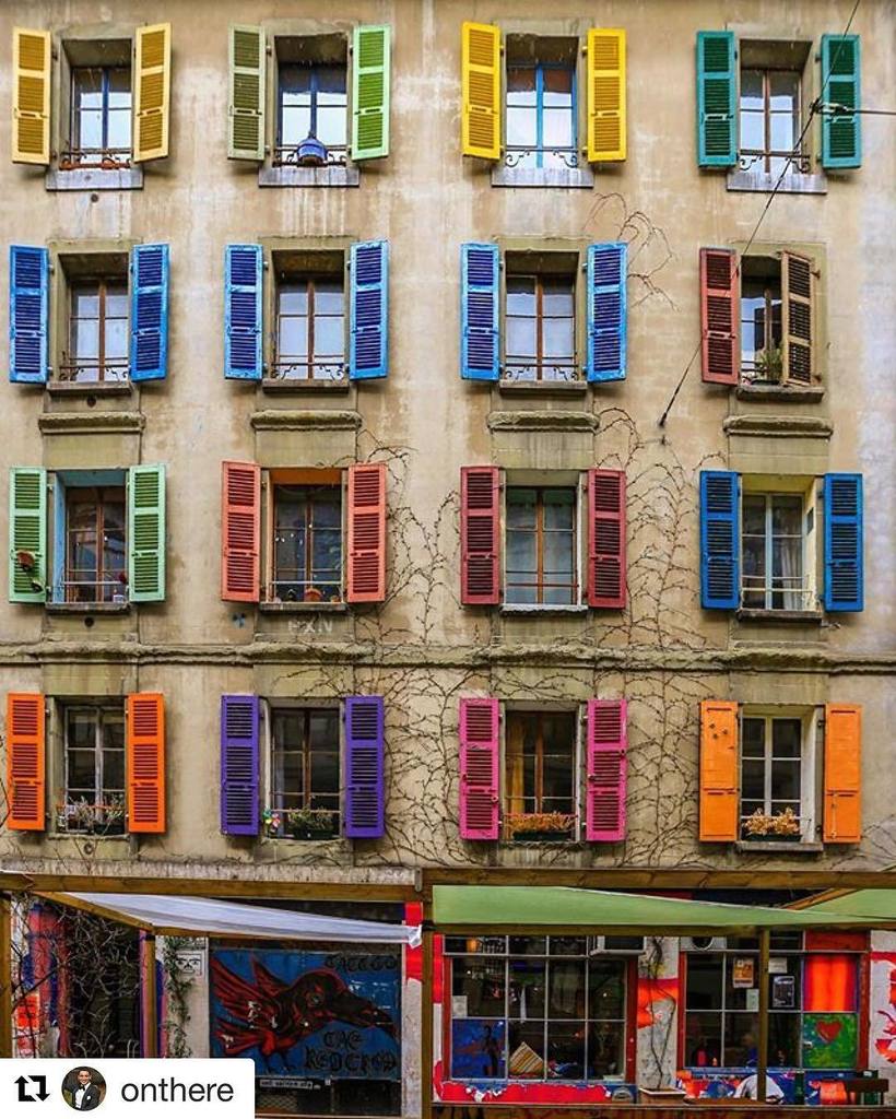 donagianf's tweet photo. Buon #sabato da #Ginevra 😀😀😀. Un #rainbowbuilding 🌈 contro il #grigio dell'#inverno ☃. Sce… https://t.co/TEoTVNFNCt https://t.co/zt82Pqjw47