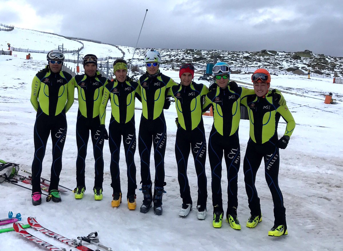 FDMESCYL's tweet photo. Primera jornada de trabajo para la selección de Castilla y León de #Skimo en la Sierra de Béjar 🎿 https://t.co/nBgPIZGp72