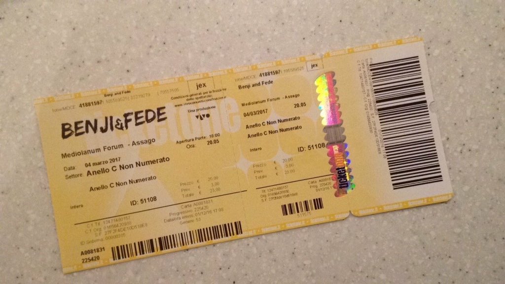 fenjiscuddles's tweet photo. Da Napoli a Milano soltanto per loro. 
-Lux🦄 https://t.co/eGIaUx8tMn