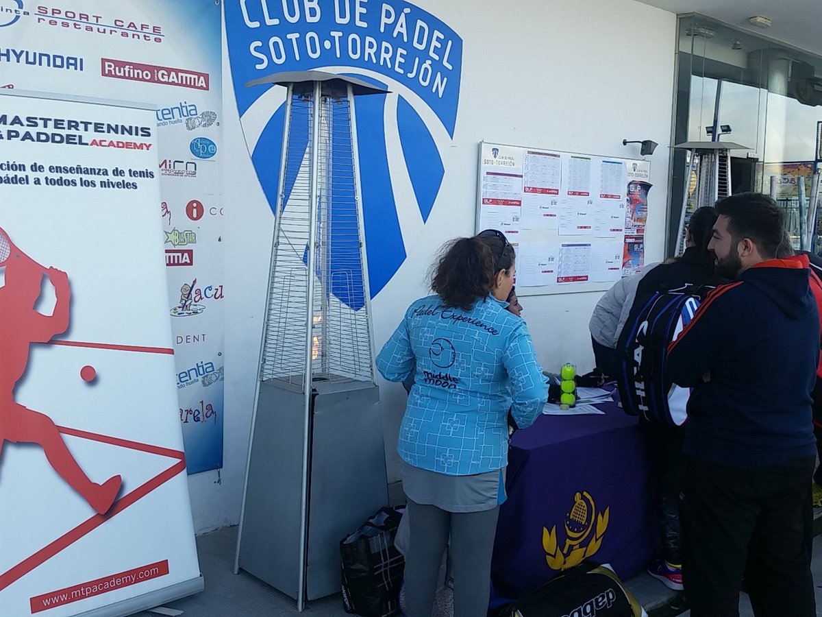 PadelSpain's tweet photo. Estamos en la presentación de la #GLPadel en @SotoTorrejon. Mucho ambiente en este circuito que promete emociones https://t.co/oihZGqVeLX