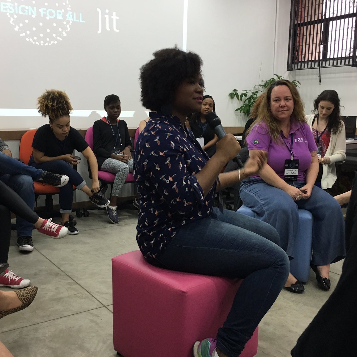 luterceiro's tweet photo. Lisiane Lemos, que mulher incrível!! #upwit #DesignForAll https://t.co/8mR66iu4Ln