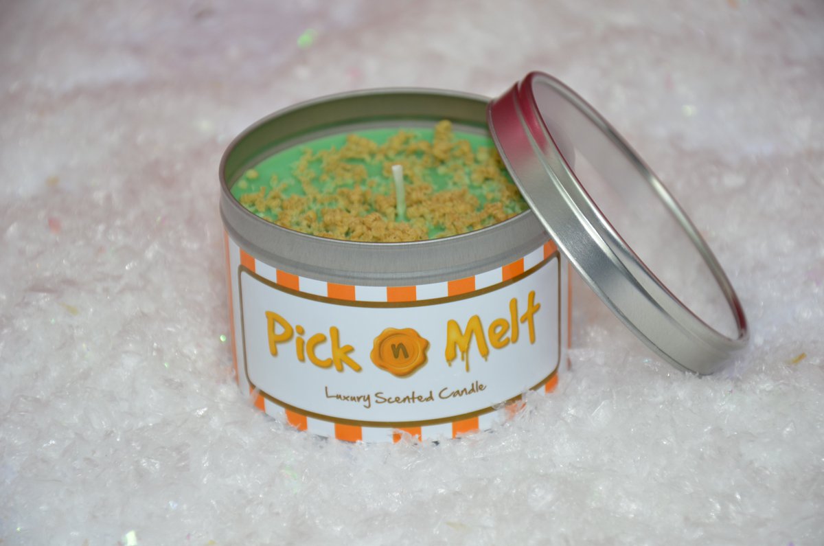 WIN a SPICED APPLE Candle. To enter, Follow us, RT, then reply to tweet using #waxmelts #scentedcandles -Melty Pickmas Every1! Closes 09/12