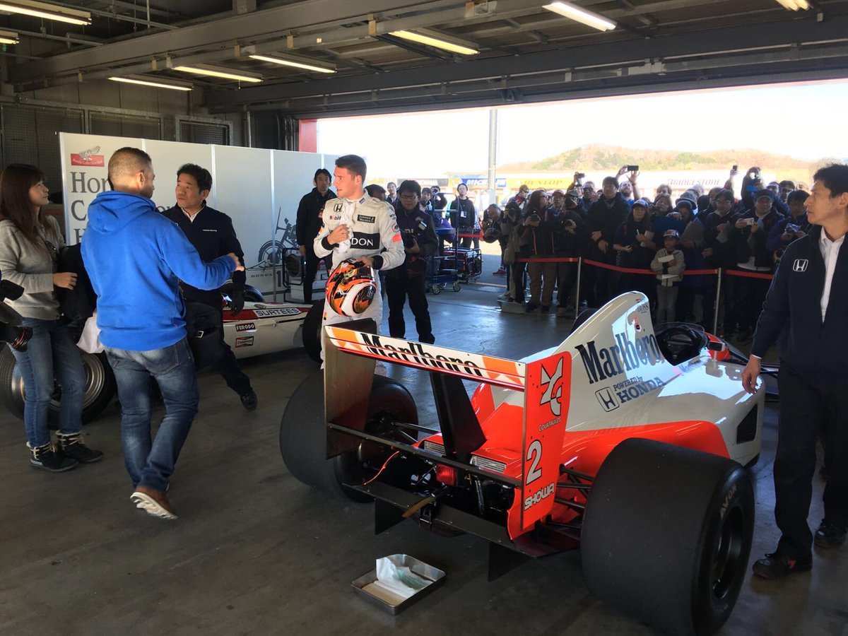 McLarenF1's tweet photo. Stoff’s up next at @HondaRacingF1 Thanks Day rehearsals as he takes the MP4/6 for a Saturday afternoon spin. #HRTD https://t.co/Mt1vsrRrxv