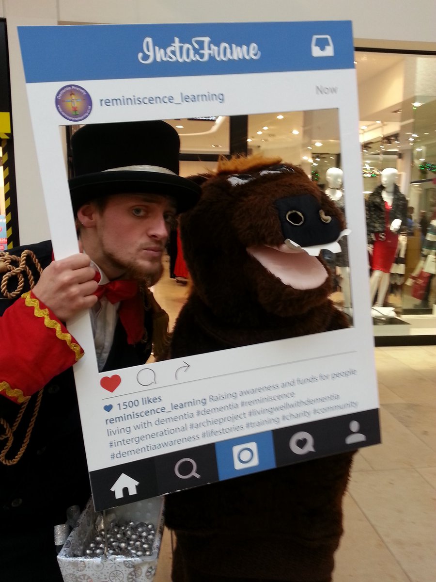 Emma__Green__'s tweet image. #1950s #Christmas window #frameoff #charity #community