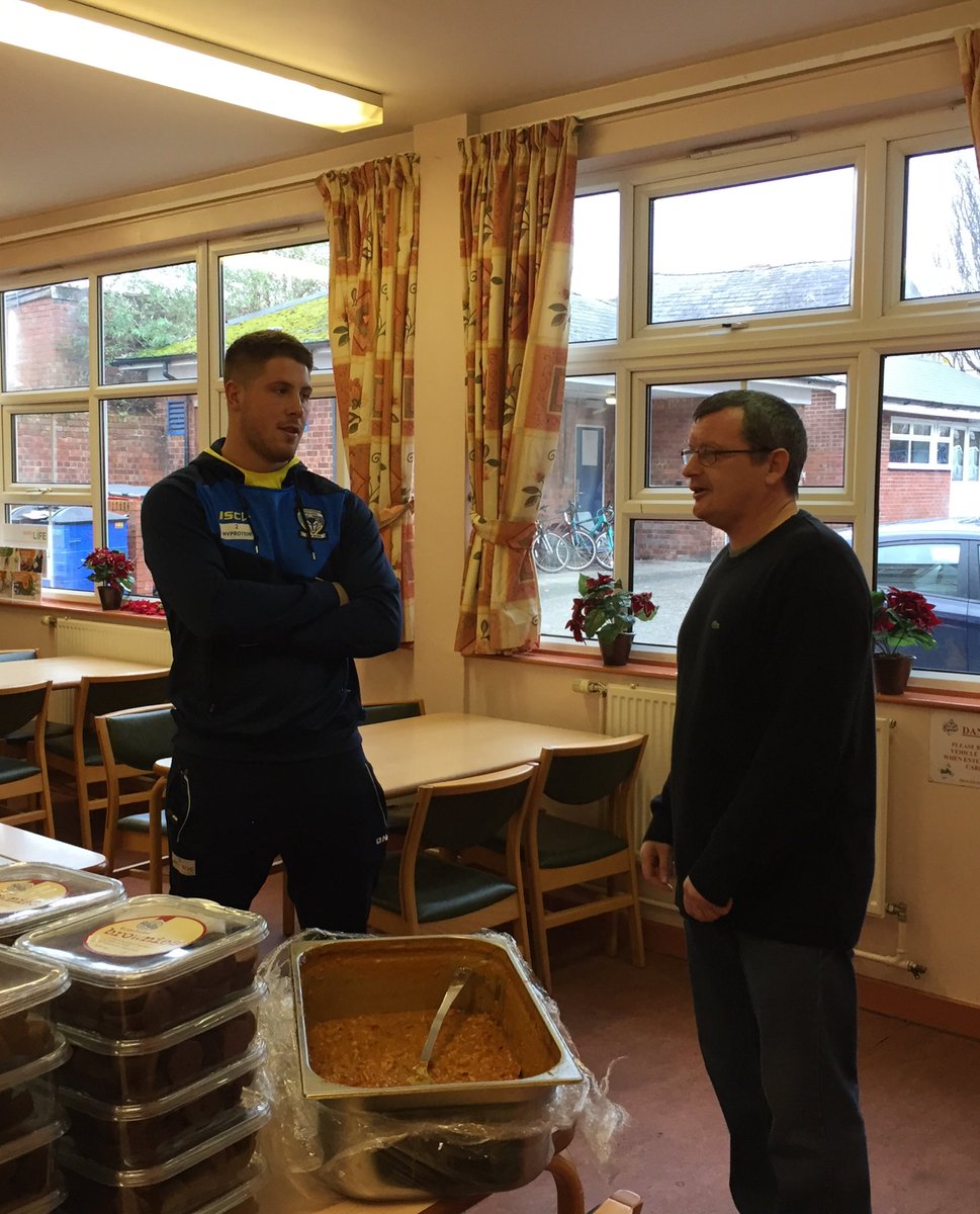 Nice work <a href="/TomLineham/">Pig Build Ltd</a> &amp; @1More_Nutrition paying a visit today to <a href="/salvationarmyuk/">The Salvation Army</a> with food and smiles for the residence following training