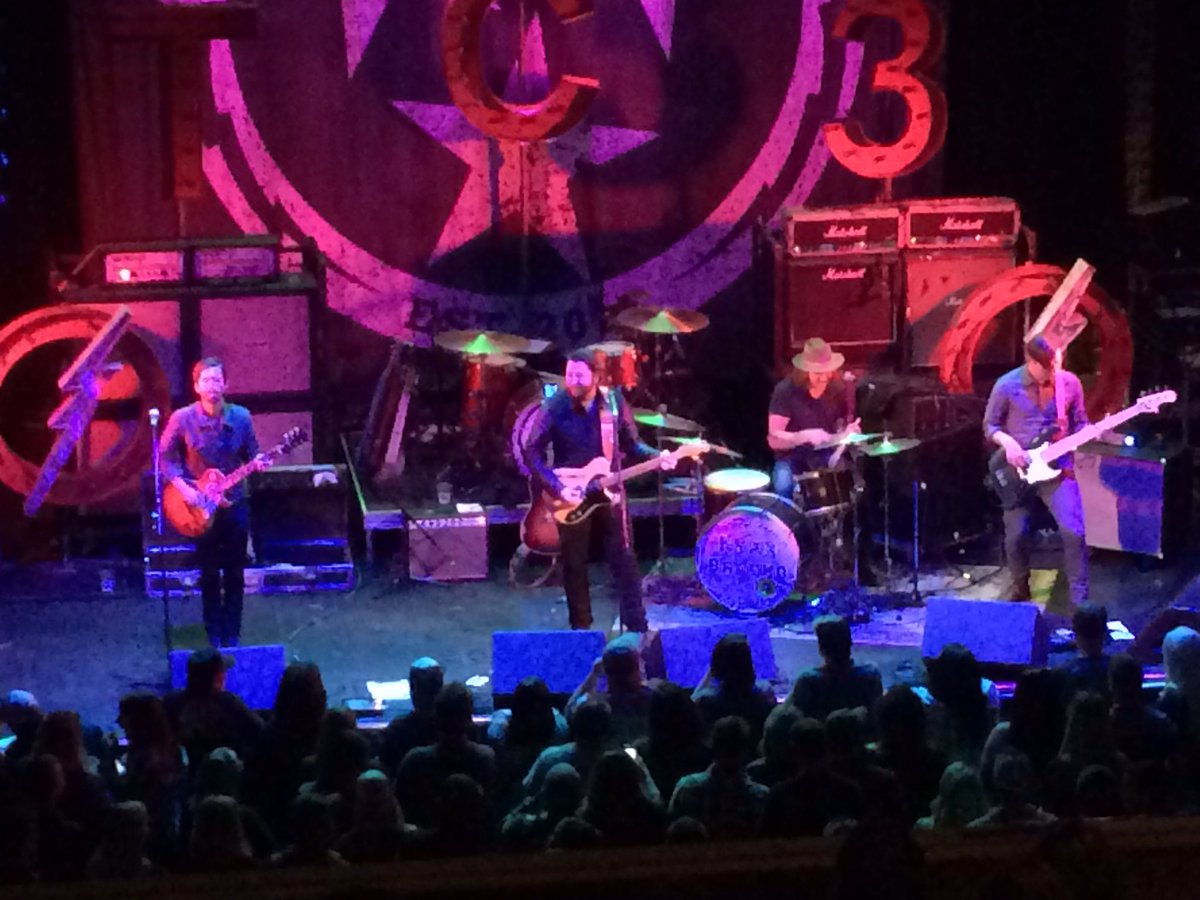 comancherosband's tweet photo. @ryanbeaver killed it opening for @thecadillac3 #country #countrymusic #southernrock #ryanbeaver #thecadillacthree https://t.co/YhsnLVOUwE
