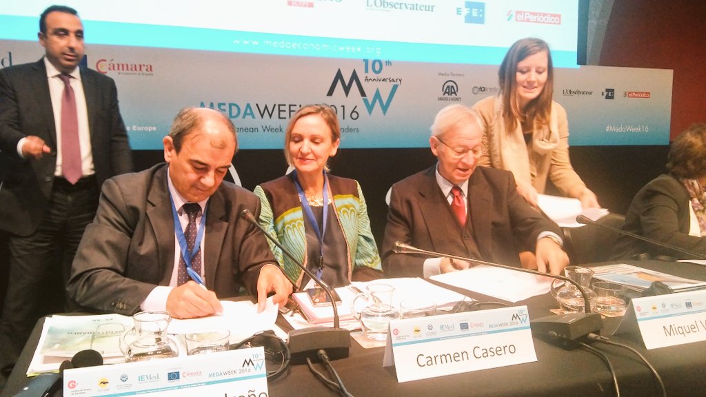 Esmed_network's tweet photo. Signature accord coopération .@Esmed_network & @ascameorg #economiesociale @japedreno @carmencaserogon miquel vals #medaweek2016 @CEPES2 https://t.co/HVzWnFIqKr