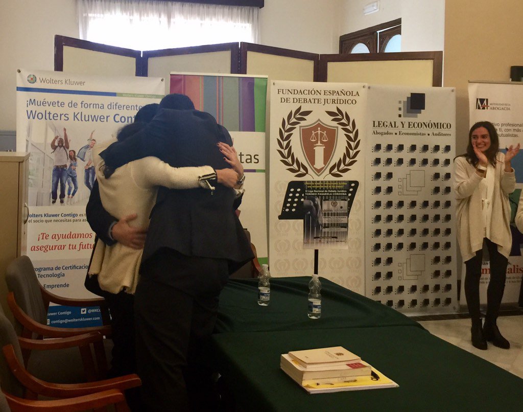 FEDEJdebate's tweet photo. La celebración del equipo ganador CDU Córdoba #FEDEJCordoba https://t.co/Z811c2Eof0