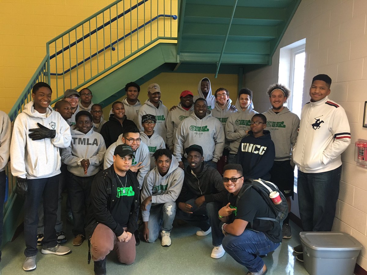 TMLAcademy's tweet photo. The young men of TMLA and The Men of Peace University volunteering at the Union Baptist Church Shopping Expo.@MenOfPeace_WPU @OfficialRYMR https://t.co/6UkXsPhssn