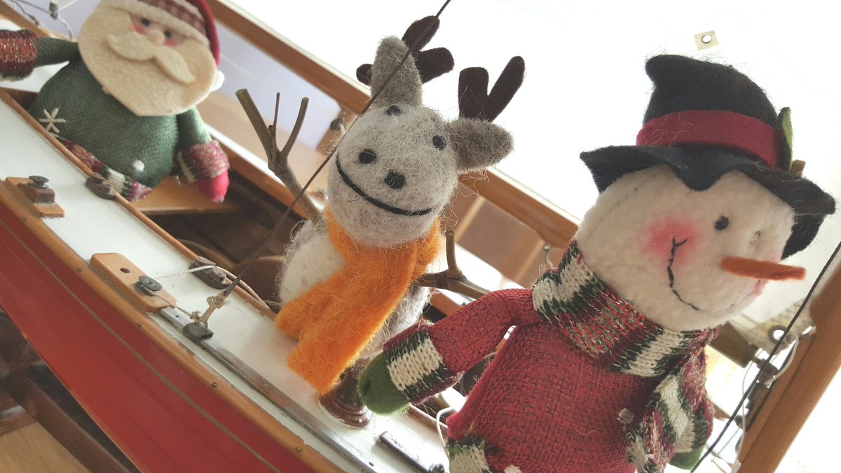 Letting the inner child run free whilst creating the BOD entry for next weekend's Brightlingsea Christmas Tree Festival <a href="/BseaXmasTree/">Bsea Christmas Tree</a>