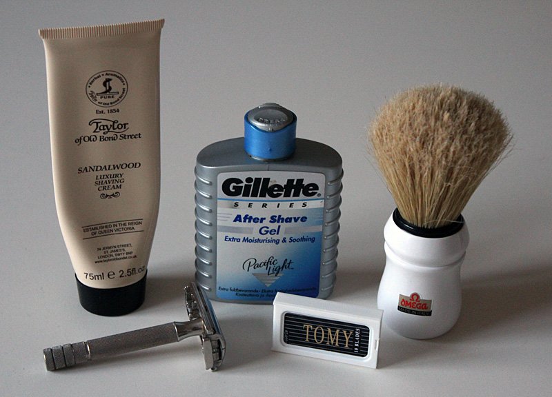 #ShaveOfTheDay #GilletteSuperSpeed 1948-50,  #Taylor SandalwoodCream #Omega10049brush #Tomy Blade #Gillette Pacific Light #aftershave #SOTD