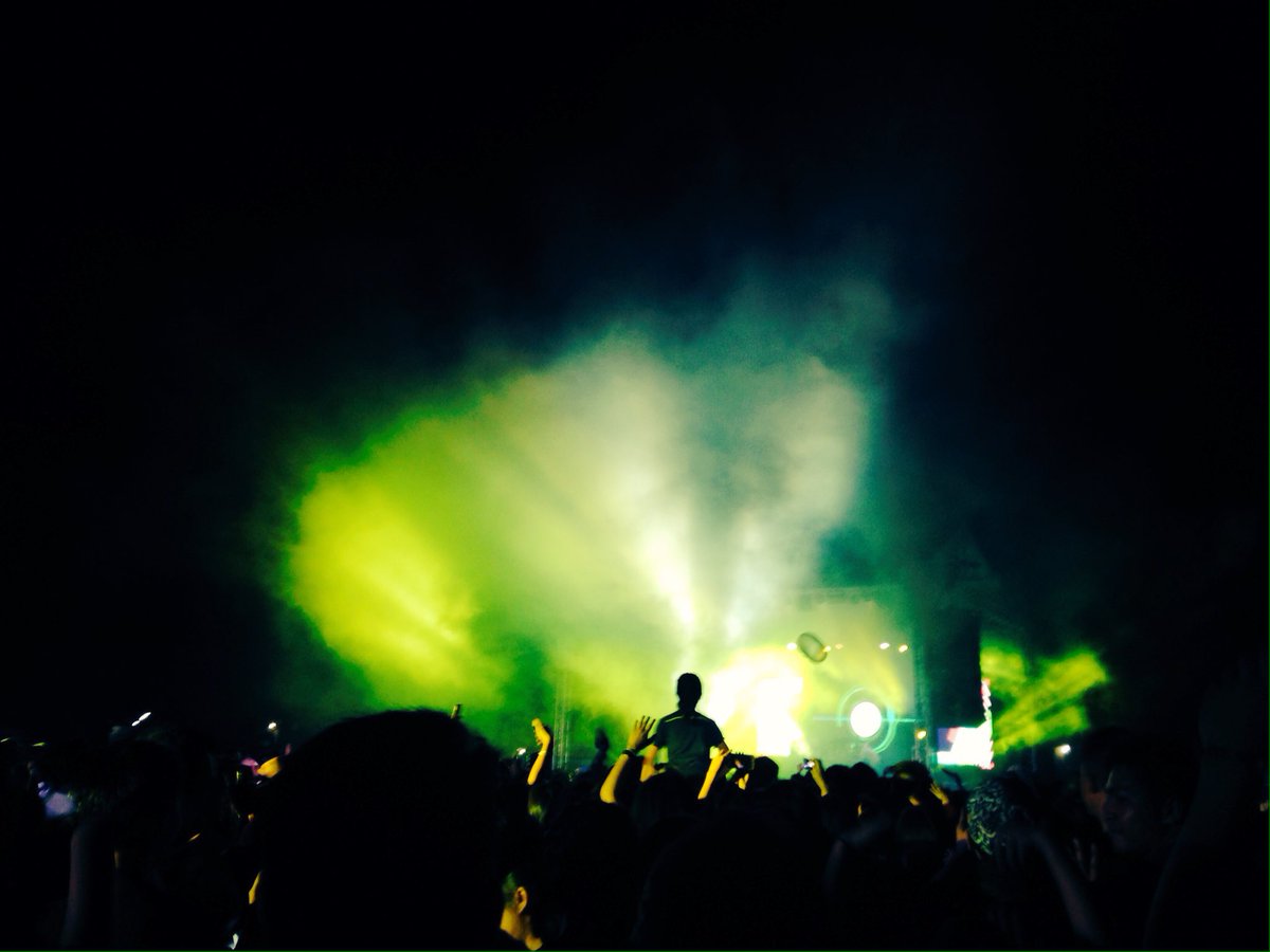 aeusjoshua's tweet photo. Kay first timer man mag rave sa XUFD. #XUFD2016 https://t.co/IZCtmmJhMa