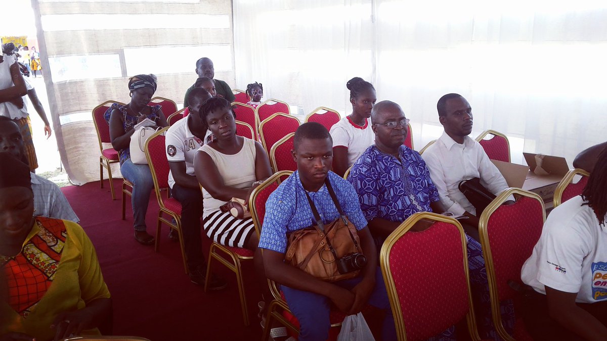 speabidjan's tweet photo. Place à la conference 1 sur le thème : "Conjuguer l'heritage culturel et l'éducation moderne" avec @zoudiet, et Mrs Aziabou &amp; Leonie Atchori https://t.co/k5uPz4ySPf