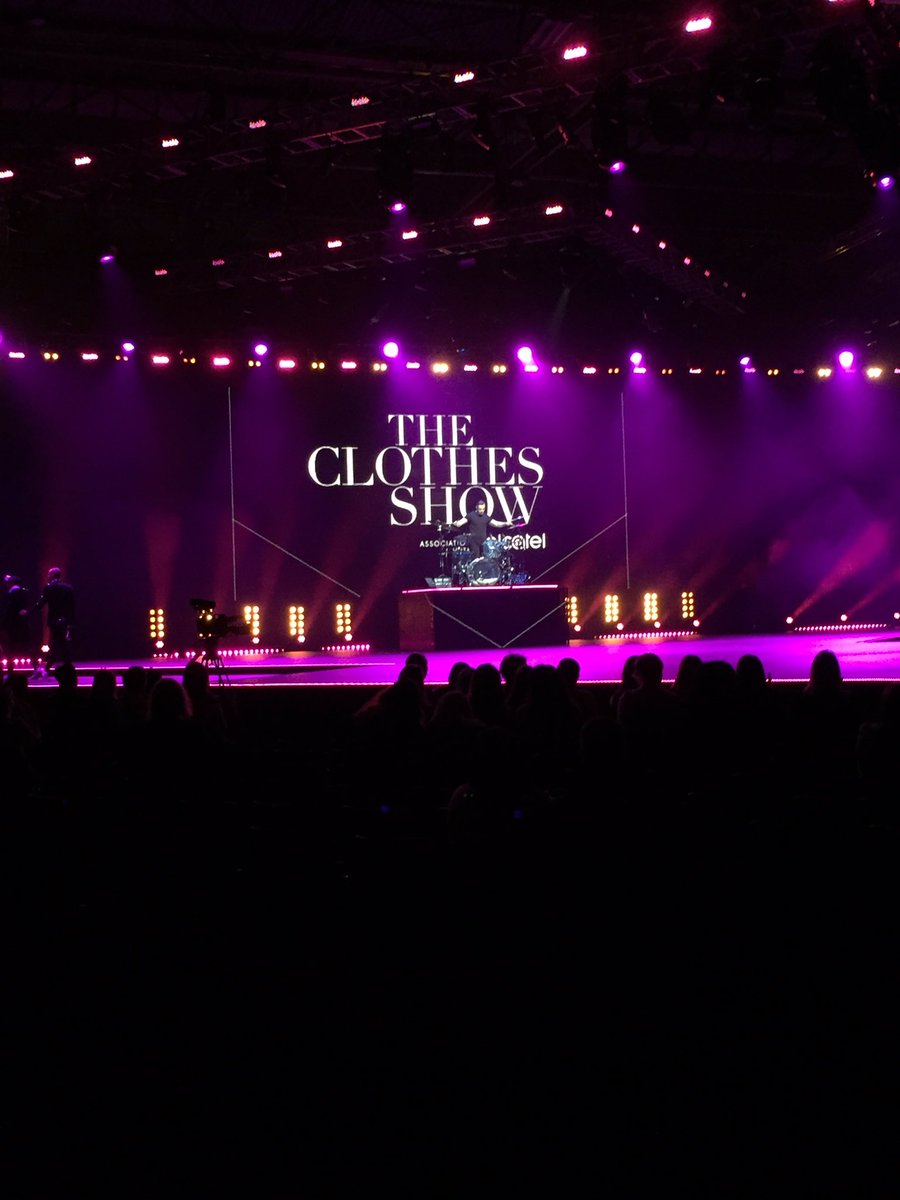 Months of planning from <a href="/1AndyTurner/">Andy Turner Official</a>👌🏻<a href="/ClothesShow/">Tasos Thimios</a> going out BIG at <a href="/thenec/">The NEC</a> 🙏🏻 <a href="/IamLauraJackson/">Laura Jackson</a> <a href="/AimeeJaySax/">Aimee Jay</a> @AlexToddDrums <a href="/MassMovementLon/">Mass Movement</a>