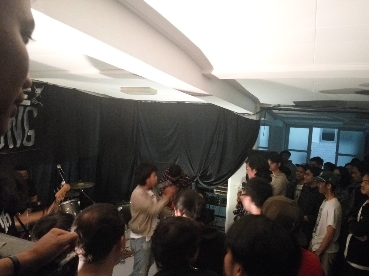 Sekte Gotong Royong tweet media