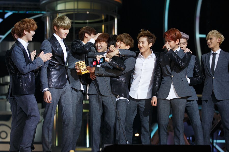 Baekhyu27672982's tweet photo. #MAMA2013 🏆
#MAMA2014 🏆
#MAMA2015 🏆
#MAM2016 🏆 https://t.co/xVb1zIiWEo