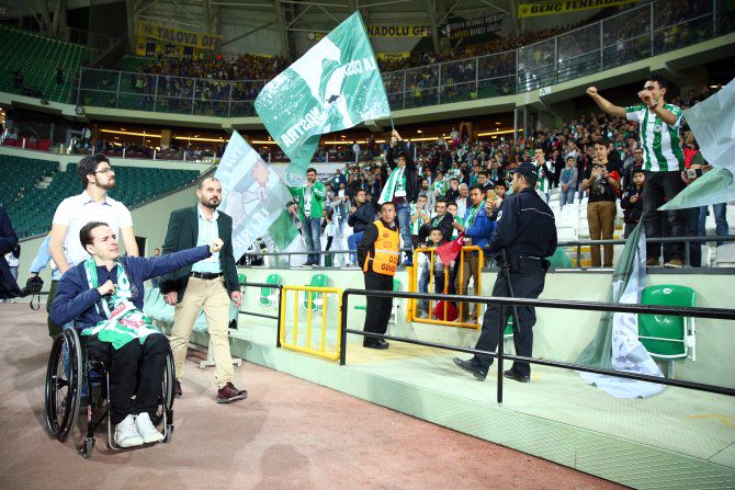 #3AralıkDünyaEngellilerGünü engel tanimaz sevdan unutmadık senide polyac