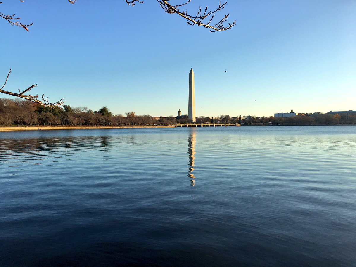 Emjay1028's tweet photo. Five super windy miles w/my BFF @realhns30 in #DC Can't believe I kept up! #ViewFromMorningRun #MySaturdayMorning #RoadToThirteenPointOne https://t.co/hu6rF5vYrC