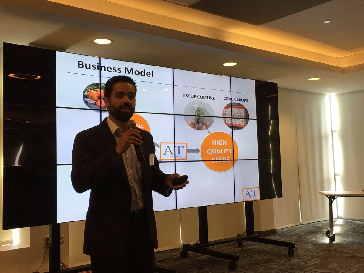 GrupoGuayacan's tweet photo. @agrotropicalpr pitches to investors and fellow participants about their agro-sustainable and R&amp;D practices. #SPRINGBOARDDemoDay https://t.co/gBQYdX205D