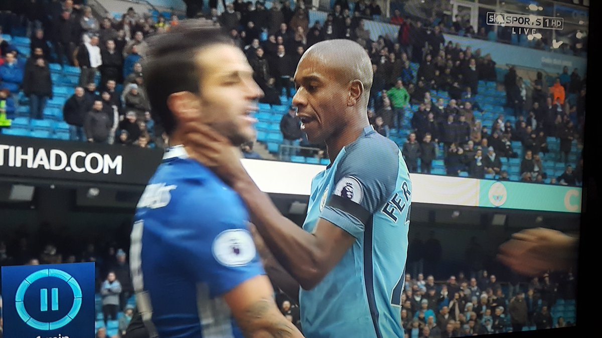 Chel5eaFC's tweet photo. 1 Retweet = 10 Fuck you Fernandinho!!! https://t.co/v7ACXASdbi