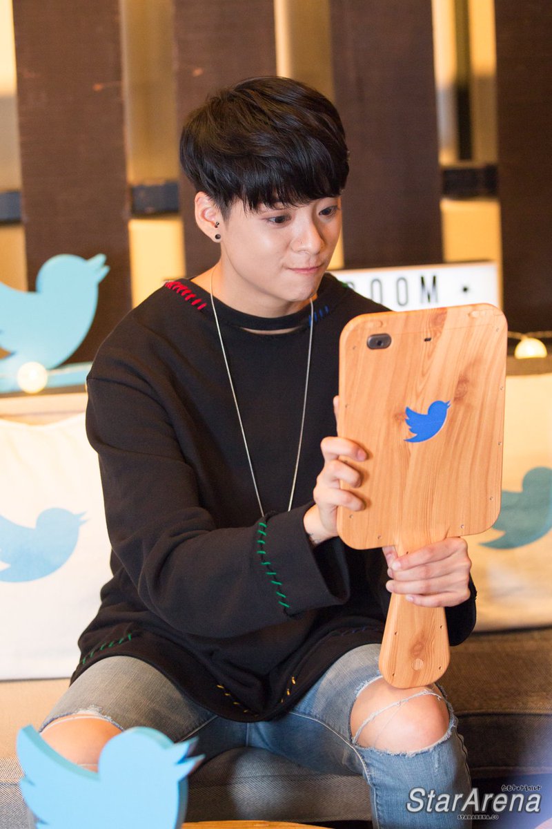 ambreuliu's tweet photo. [PRESS PHOTO] - Question and Answer Session with MeU #ATA2016 #asiantvawards #askATA  - Amber (1) https://t.co/4CJV5A5gYf