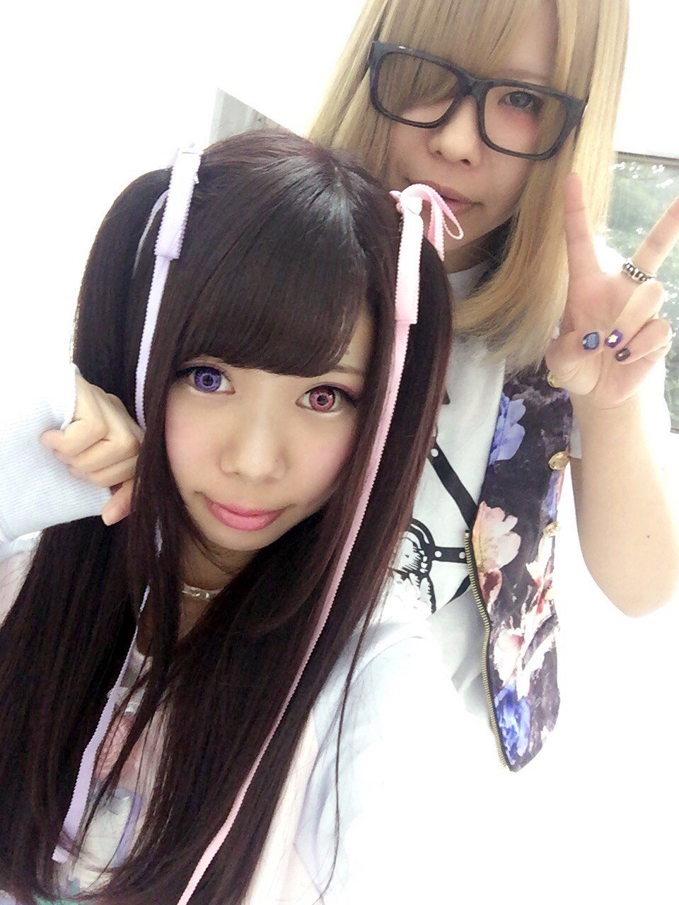 砂唏 Saki Pa Twitter 改めましてuntraum あんとらうむ です よろしくどーぞ 毒っ気のある感じで大暴れしております Rtで私達を有名にしてください ガールズバンド 病みかわいい 毒かわいい アングラ メンヘラ T Co V2auvtym1b Twitter