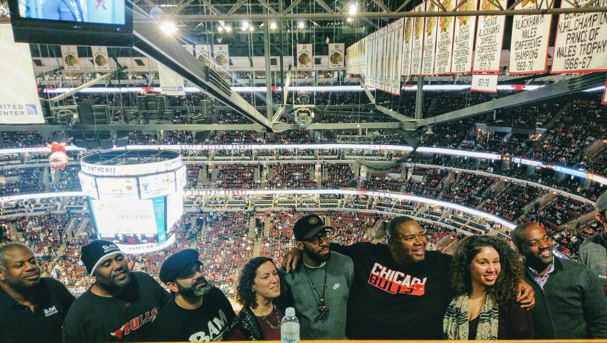aaronhillia's tweet photo. Had a great time with the @YG_Chicago Team. #BullsNation #BullsCavs #saturdaymorning https://t.co/leqCHykwyU