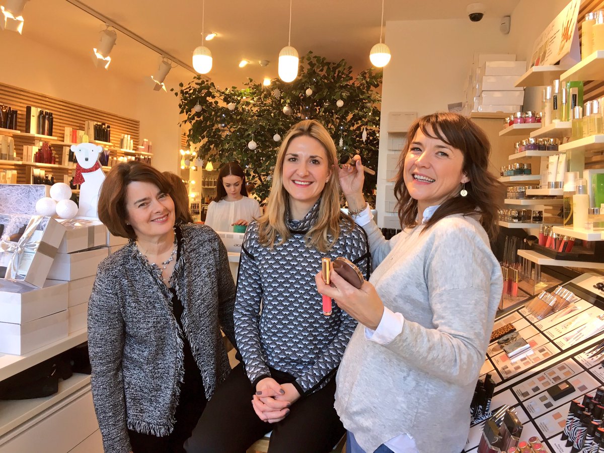 JaneEllison's tweet photo. Makeover magic! The entrepreneurial Charlotte Cave shows Kim Caddy & I what she's done to 105 #Balham High Rd on #SmallBizSatUK https://t.co/yj7bnGY2RH