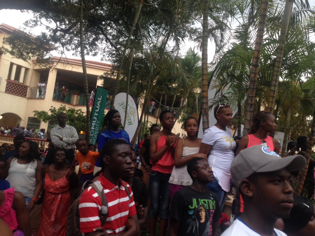 Destination_Zim's tweet photo. Live at #Westigate Shopping Mall for the #Christmas lighting. We wish you a merry #Xmas https://t.co/gzShb0VXeI
