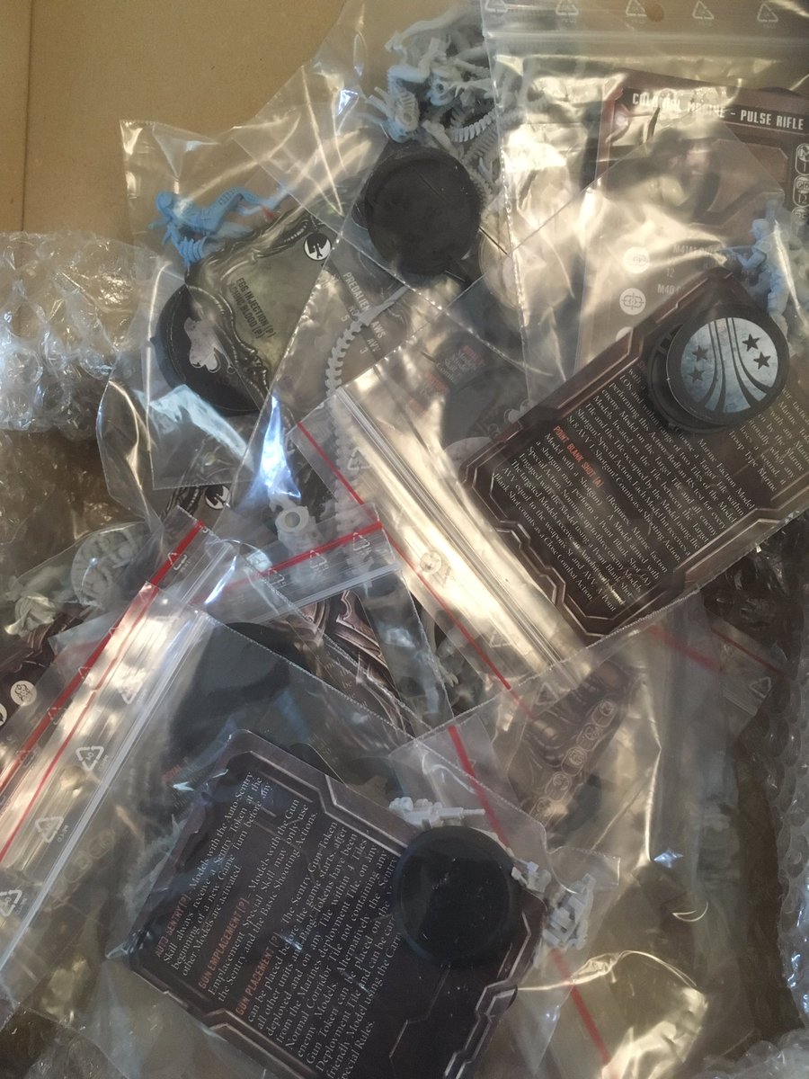 gaminginthedojo's tweet image. Final, my #AvP pledge rewards from #prodos have arrived.  It only took 6 weeks of constant badgering.  Almost makes me want to play it again