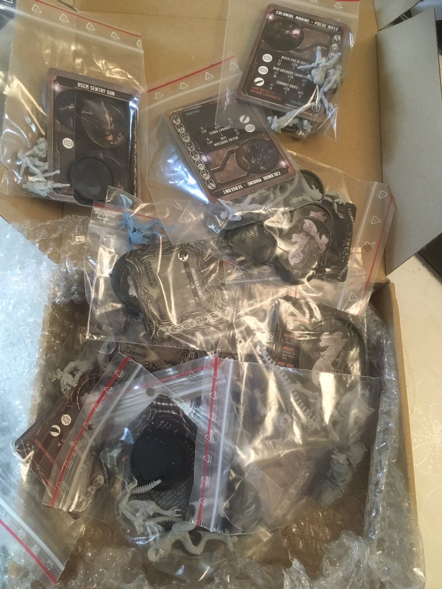 gaminginthedojo's tweet image. Final, my #AvP pledge rewards from #prodos have arrived.  It only took 6 weeks of constant badgering.  Almost makes me want to play it again