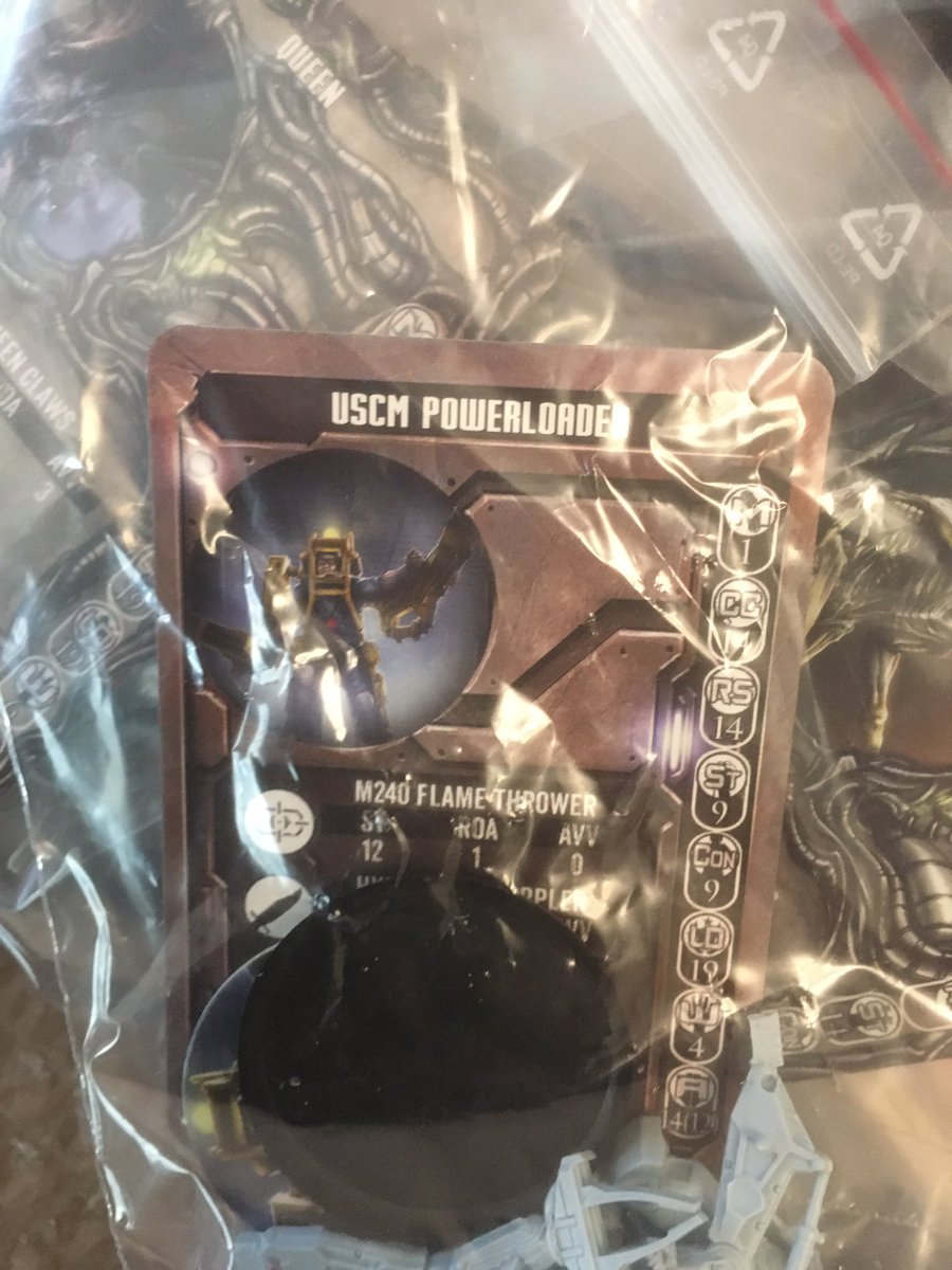 gaminginthedojo's tweet image. Final, my #AvP pledge rewards from #prodos have arrived.  It only took 6 weeks of constant badgering.  Almost makes me want to play it again