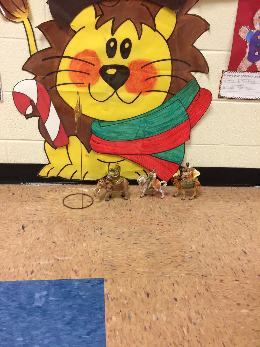 The magi are on the move. #advent at SMS.