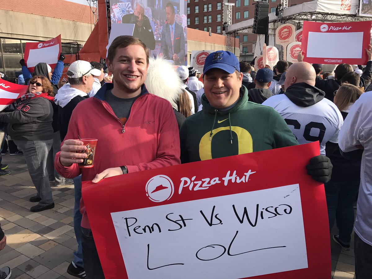 KelbyDolan's tweet photo. @CollegeGameDay #weare #laughing https://t.co/G87mRXeFWx