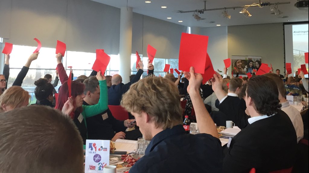 Boltoft's tweet photo. Kære @SandKjaer mener du virkelig, som du sagde på talerstolen til #DUFdm16, at "demokrati handler om at vinde"? 👉 https://t.co/XjPOluIvjg