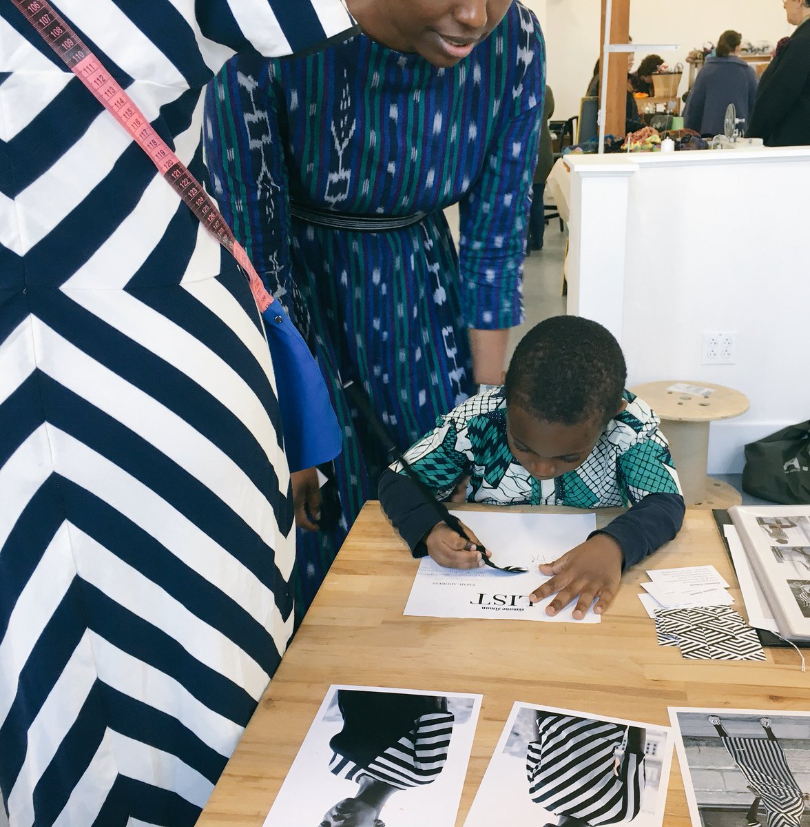 simone_s_paris's tweet photo. The cutest fan joining our #mailinglist today @NewVestures @millno5 #popupshop #simonesimonparis #striping #massachusett #fashionblogger https://t.co/QgEsGONCuH