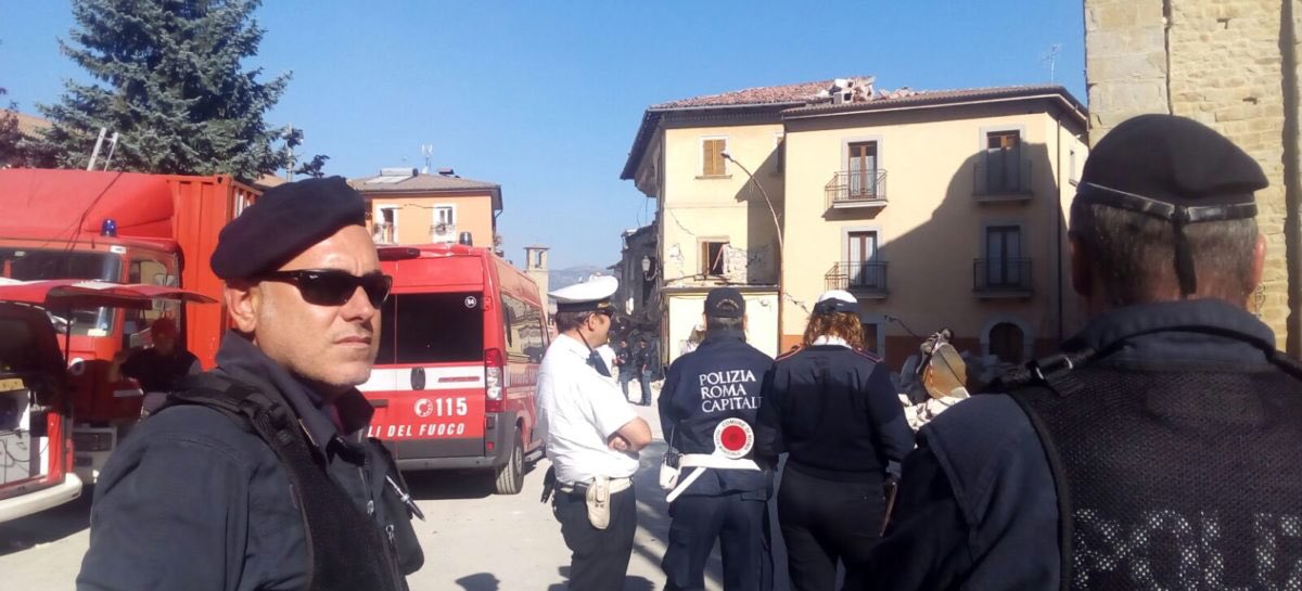 cosentinogianca's tweet photo. Basta#discriminazioni#polizia locale#stesso lavoro#stessi diritti#vietato#votare a chi #soccorre @cislfp @dvolpato1 https://t.co/nZx5UAu7Fr